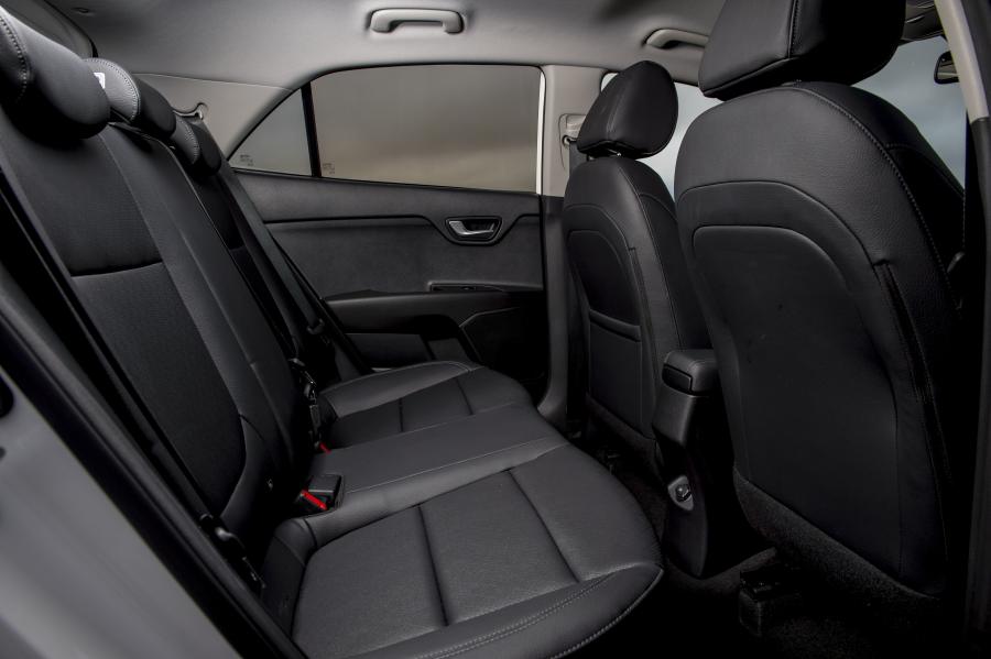 Интерьер Kia Rio 5-Door 2017 года  (UK) (фото 134 из 145)